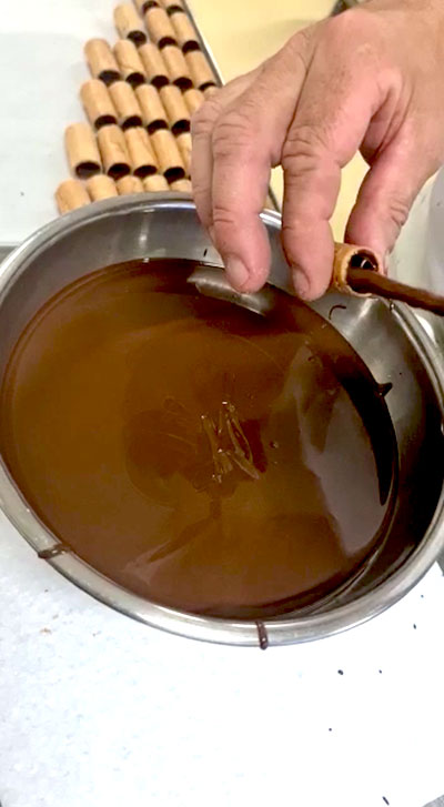 Confiserie-Chocolats-Manuel-bouchons-vaudois-etape-1